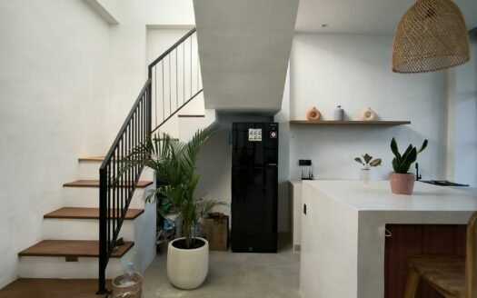 Modern Minimalist 3-BR Villa in Charming Cepaka Neighborhood