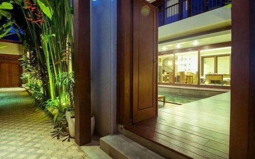 Elegant 3BR Villa in Kerobokan – Modern Comfort & Style