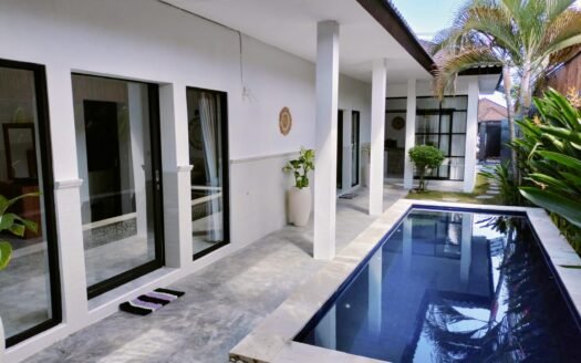 Charming 2BR Villa in Canggu – Close to Beach & Shops