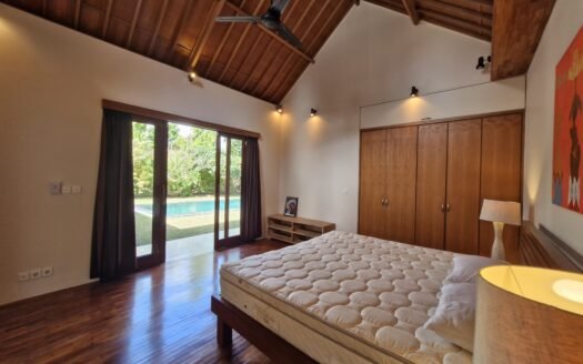 Modern 3BR Villa in Berawa – Stylish Living in Prime Location