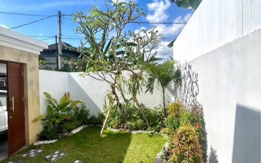 Tranquil 2BR Oasis: Modern Semi-Home Villa in Canggu