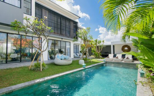 Luxury 4-Bedroom Villa Haven in Canggu