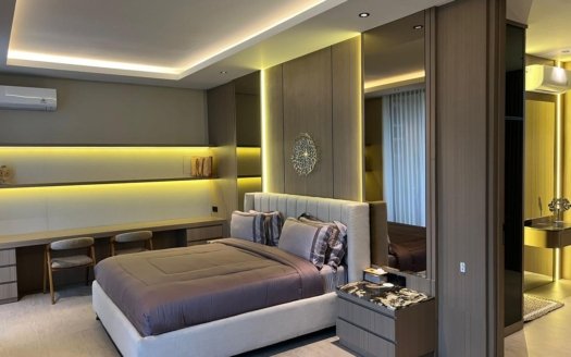 Sunlit Serenity: Stylish 3BR Villa in Canggu Tibubeneng