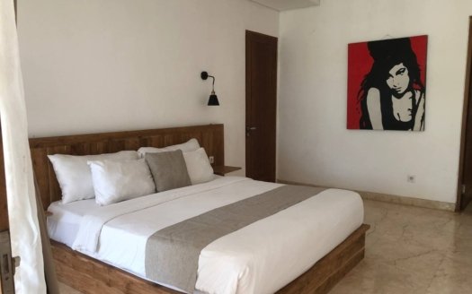 Stylish 4BR Villa- 2 Min Drive to Batu Belig Beach