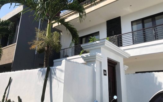 3 STOREY (ROOFTOP) WITH 3BR VILLA IN PERERENAN