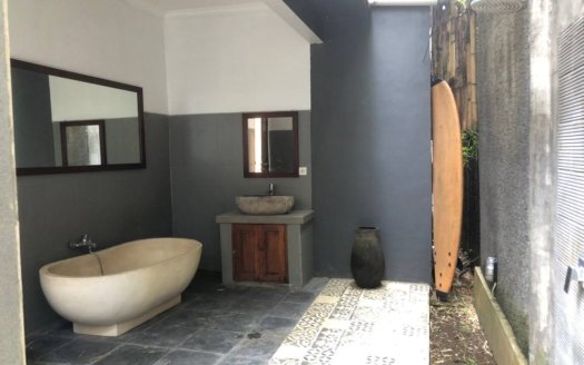 3 STOREY (ROOFTOP) WITH 3BR VILLA IN PERERENAN
